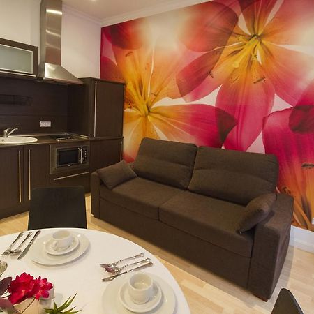 Foster Apartamentos Sol Madrid Rum bild