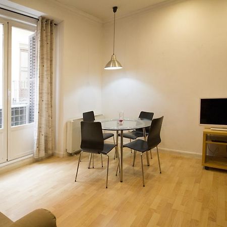 Foster Apartamentos Sol Madrid Rum bild