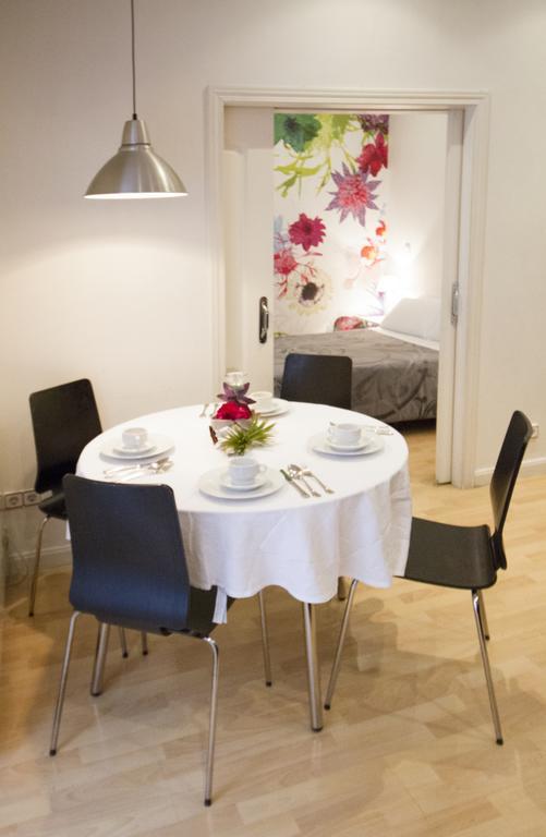 Foster Apartamentos Sol Madrid Rum bild