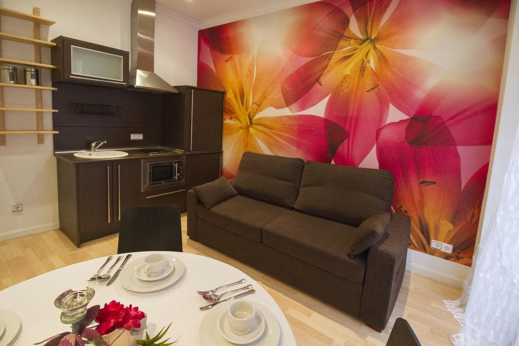 Foster Apartamentos Sol Madrid Rum bild