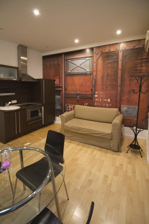 Foster Apartamentos Sol Madrid Rum bild